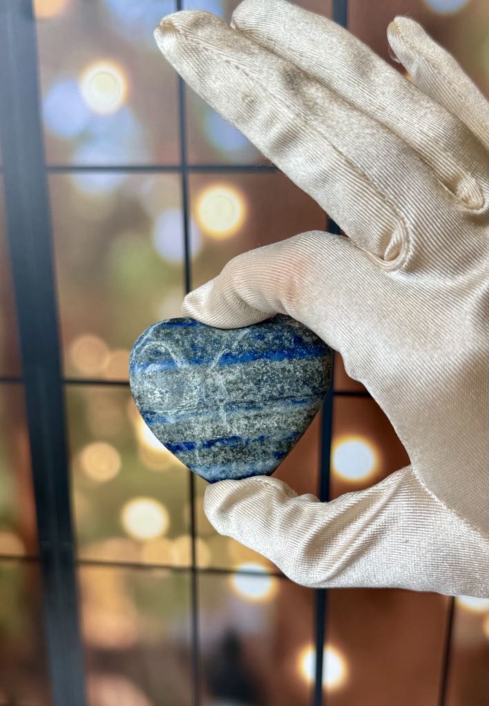 Lapis Lazuli Heart Palm stone 1